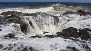 Mengenal Sumur Thor, Lubang Aneh di Laut Oregon