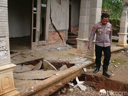 Tanah Gerak Seluas Satu Hektare Hancurkan Satu Rumah di Trenggalek