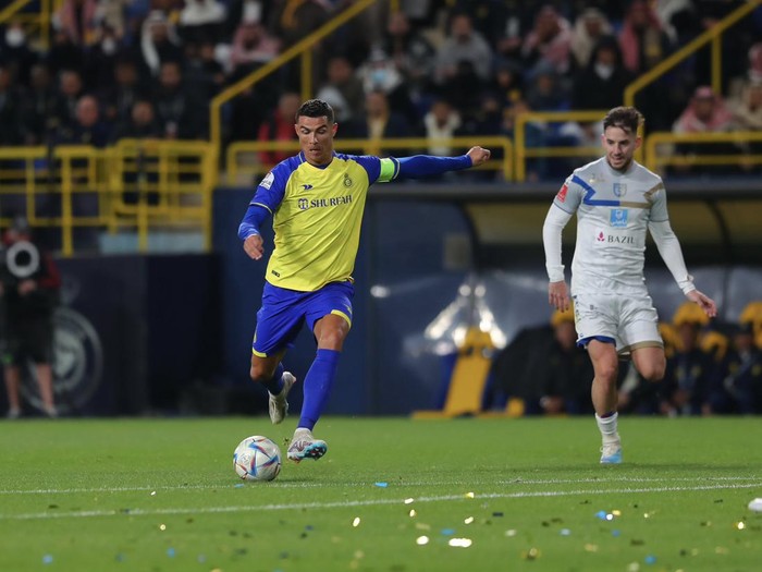 Cristiano Ronaldo mencetak dua assist kemenangan Al Nassr atas Al Taawon di Mrsool Park pada pekan ke-17 Liga Arab Saudi. Duel berlangsung pada Jumat (17/2/2023) malam WIB.