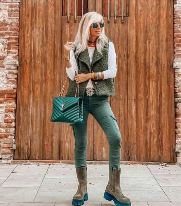 Foto: Instagram @italy_top_fashion Inspirasi Padu Padan Outfit Serba Hijau yang Anti Gagal!