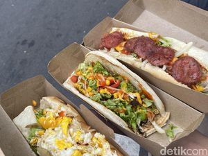Seru! Jalan Pagi Sambil Jajan Hot Dog di CFD Bundaran HI