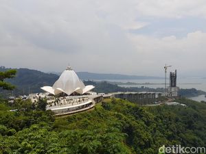 Di Bandung Ada Masjid Al Jabbar, Sumedang Punya Masjid Al Kamil Di Bandung Ada Masjid Al Jabbar, Sumedang Punya Masjid Al Kamil