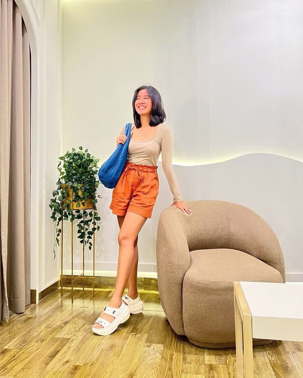 Outfit nonton ala Shenina Cinnamon/Sumber: IG @shenacinnamon