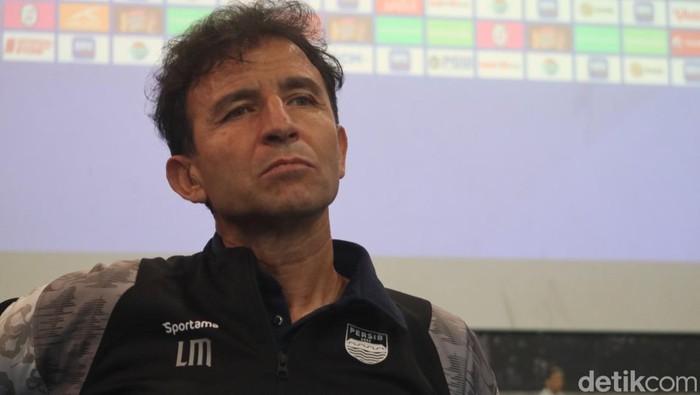 Pelatih Persib Bandung Luis Milla.