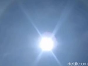 Penampakan Matahari Bercincin di Langit Sukabumi