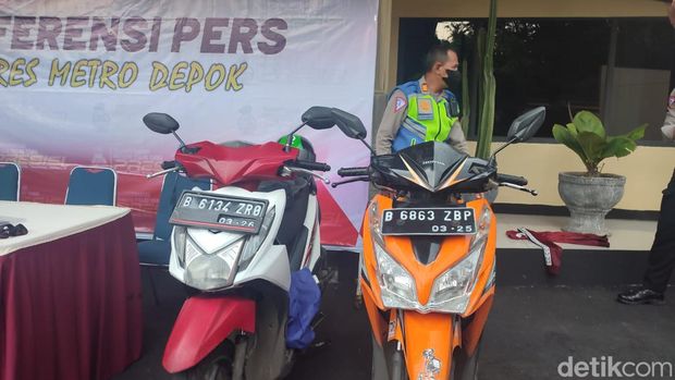 Polisi sita motor dan pelat nomor pelaku tabrak lari buang korban di Depok