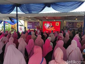 Ratusan Srikandi Malang Raya Deklarasi Anies Baswedan Capres 2024 Ratusan Srikandi Malang Raya Deklarasi Anies Baswedan Capres 2024