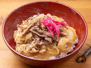 Resep Donburi Sukiyaki ala Restoran yang Mantap Lezatnya