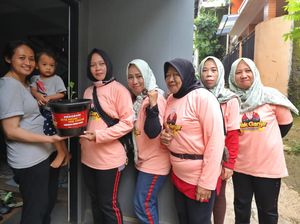 Mak Ganjar Beri Pelatihan Budi Daya Cabai ke Warga di Pasar Minggu