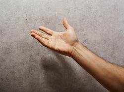 Larangan Pegang Kemaluan dan Cebok dengan Tangan Kanan