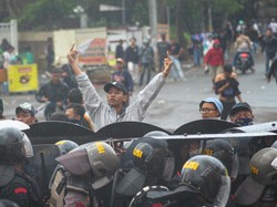 Fakta-fakta Ricuh Suporter-Polisi di Jatidiri hingga Erick Thohir Buka Suara