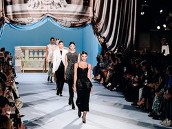 Dunia Tanpa Wanita Sempurna Versi Tory Burch di New York Fashion Week