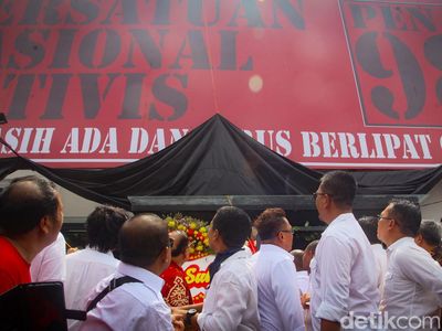 Adian Napitupulu cs Resmikan Graha PENA 98 di Menteng