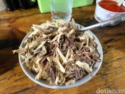 Bubur Ayam Kampung Jadul The Legend Pertahankan Kelezatan Selama 50 Tahun