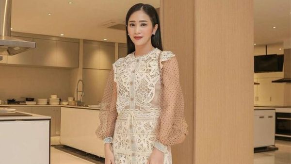 6 Potret Body Goals Bunga Zainal Bak ABG, Intip Resepnya