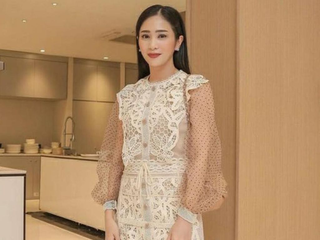 Bunga Zainal Pamer Foto Berambut Pendek, Dipuji Sang Anak Mirip Song Hye Kyo Bunga Zainal Pamer Foto Berambut Pendek, Dipuji Sang Anak Mirip Song Hye Kyo