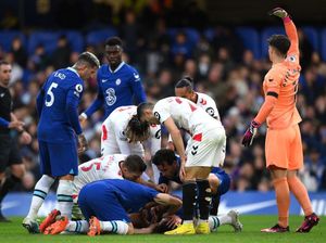 Tentang Cedera Horor Azpilicueta, Kepalanya Kena Tendang