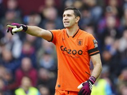 Inter Dikabarkan Ingin Gaet Emi Martinez