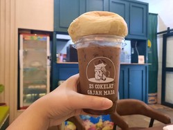 Panas-panasan di Kota Medan, Paling Mantap Minum Es Cokelat Gajah Mada