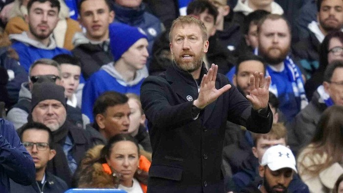Chelseas head coach Graham Potter gestures during the English Premier League soccer match between Chelsea and Southampton at the Stamford Bridge stadium in London, Saturday, Feb. 18, 2023. (AP Photo/Kirsty Wigglesworth)