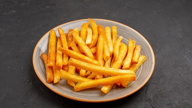 Kentang goreng/Foto: Freepik.com/KamranAydinov Makanan yang bikin ngunyah terus dan bikin berat badan naik tanpa sadar