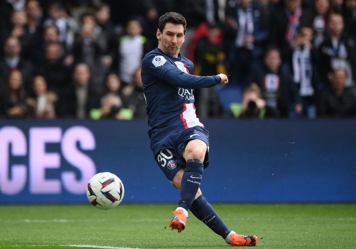Paris Saint-Germain's Argentine forward Lionel Messi kicks the ball during the French L1 football match between Paris Saint-Germain (PSG) and Lille LOSC at The Parc des Princes Stadium in Paris on February 19, 2023. (Photo by FRANCK FIFE / AFP) (Photo by FRANCK FIFE/AFP via Getty Images)