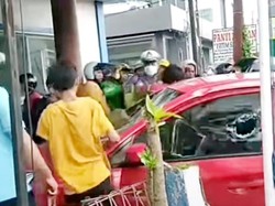 Mobil di Makassar Dirusak Massa Usai Isi BBM di SPBU Tidak Bayar