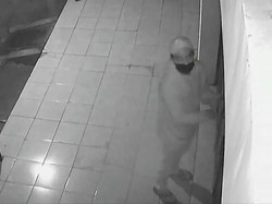 Terekam CCTV! Pencuri Santuy Kuras Rental PS di Wonosari Klaten