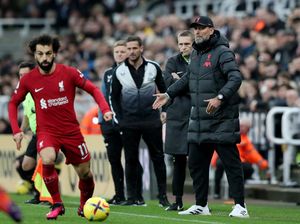 Liverpool Kok Malah Kerepotan Lawan 10 Pemain Newcastle? Liverpool Kok Malah Kerepotan Lawan 10 Pemain Newcastle?