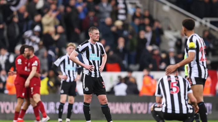 NEWCASTLE UPON TYNE, ENGLAND - FEBRUARY 18: Sean Longstaff of Newcastle United looks dejected following the teams defeat in the Premier League match between Newcastle United and Liverpool FC at St. James Park on February 18, 2023 in Newcastle upon Tyne, England. (Photo by George Wood/Getty Images)