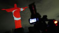 Patung Yesus di Brasil Beri Penghormatan untuk Korban Gempa Turki-Suriah