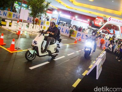 Pengunjung Bisa Jajal Motor Listrik Lho di IIMS 2023, Penasaran?