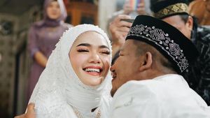 Pernikahan Raja Muay Thai yang Jadi Mualaf, Gayanya Pakai Peci Jadi Sorotan