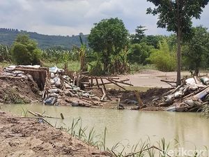 Antisipasi Banjir Susulan di Dinar Indah Semarang, Tanggul Darurat Dibuat
