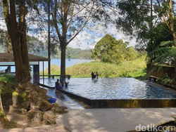 Serunya Liburan ke Villa Maripro Lau Kawar, Ada Sinabung Art Festival