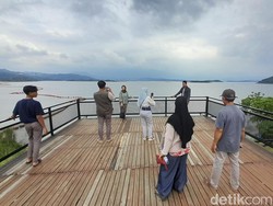 Pesona Tanjung Duriat Sumedang Hadirkan Suasana Santai Kaya di Pantai