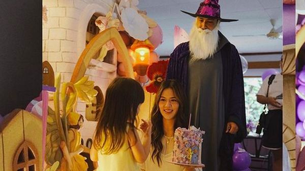 Foto: Raisa Bagi Momen Manis Hamish Daud Jadi Penyihir di Pesta Ultah Anak