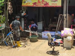 Curhat Sedih Korban Banjir Dinar Indah Semarang: Perabotan Baru Rusak!