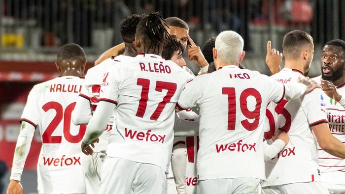 Junior Messias of AC Milan celebrates after scoring a goal during the Serie A football match between AC Monza and AC Milan at U-Power Stadium in Monza, Italy, on February 18 2023 (Photo by Mairo Cinquetti/NurPhoto via Getty Images)
