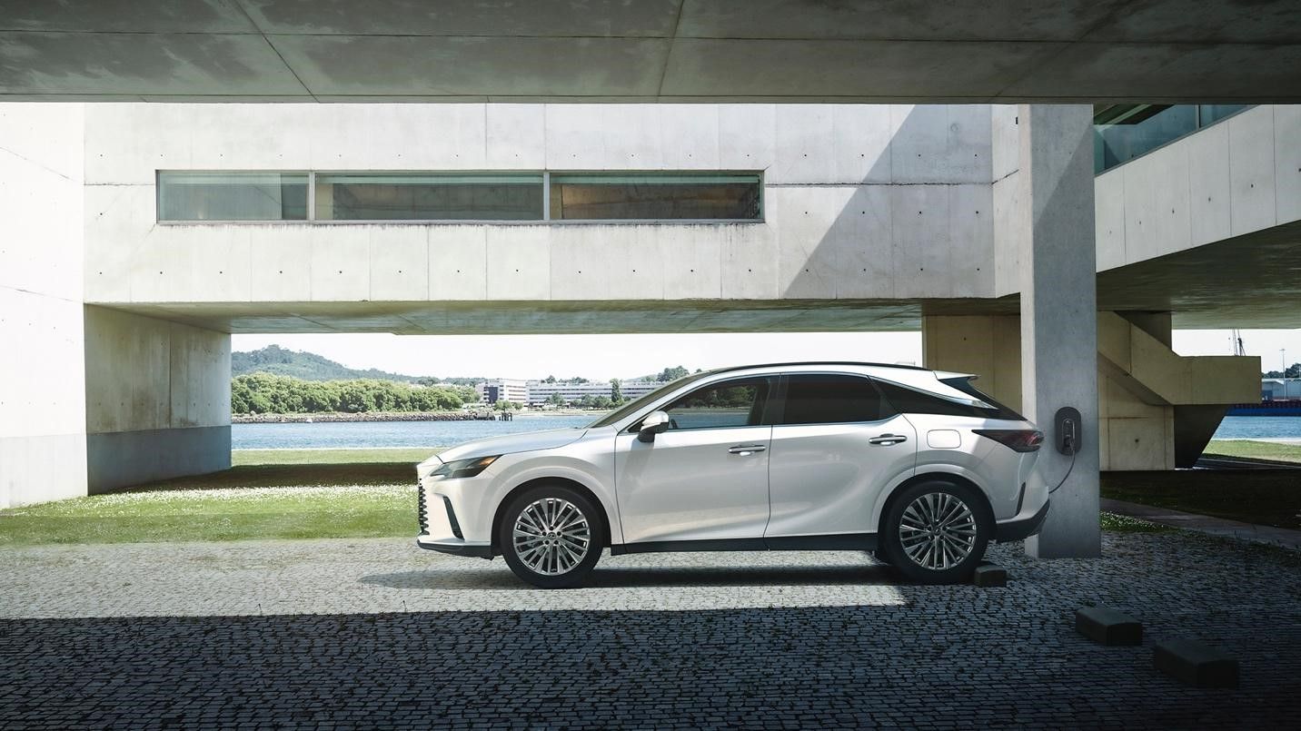 adv_lexus
