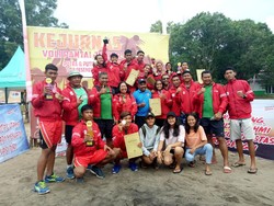 Aiptu Dendi, Pelatih Voli Pantai yang Lahirkan Atlet Berbakat di Pamekasan