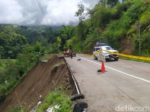 Waspada! Tebing Bahu Jalan Magelang-Boyolali di Wonolelo Longsor Waspada! Tebing Bahu Jalan Magelang-Boyolali di Wonolelo Longsor