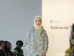 Foto: 10 Koleksi Busana Kami yang Dipamerkan di New York Fashion Week 2023 Foto: 10 Koleksi Busana Kami yang Dipamerkan di New York Fashion Week 2023