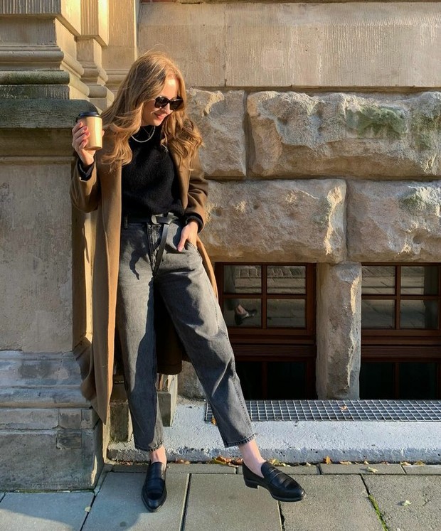 Ide Padu Padan Outfit Kekinian dengan Loafers, Cocok untuk Segala Kegiatan!
