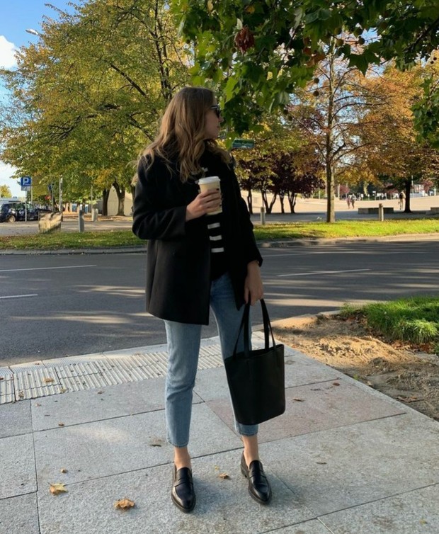 Ide Padu Padan Outfit Kekinian dengan Loafers, Cocok untuk Segala Kegiatan!
