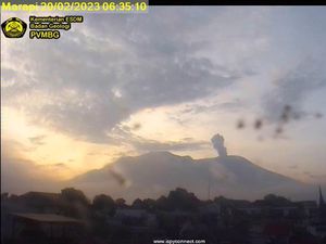 Gunung Marapi 2 Kali Erupsi Hari Ini