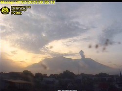 Gunung Marapi 2 Kali Erupsi Hari Ini