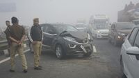 Kabut Tebal Picu Tabrakan Beruntun di Jalan Tol Delhi