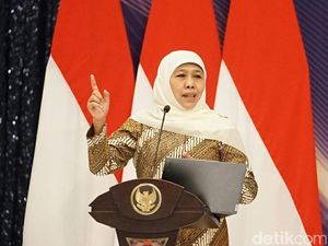Khofifah Berharap Muslim di Jatim Dipertemukan dengan Lailatulqadar Khofifah Berharap Muslim di Jatim Dipertemukan dengan Lailatulqadar