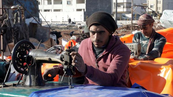 Korban Gempa Suriah Bertambah, Bengkel Ini Banjir Order Tenda Pengungsi